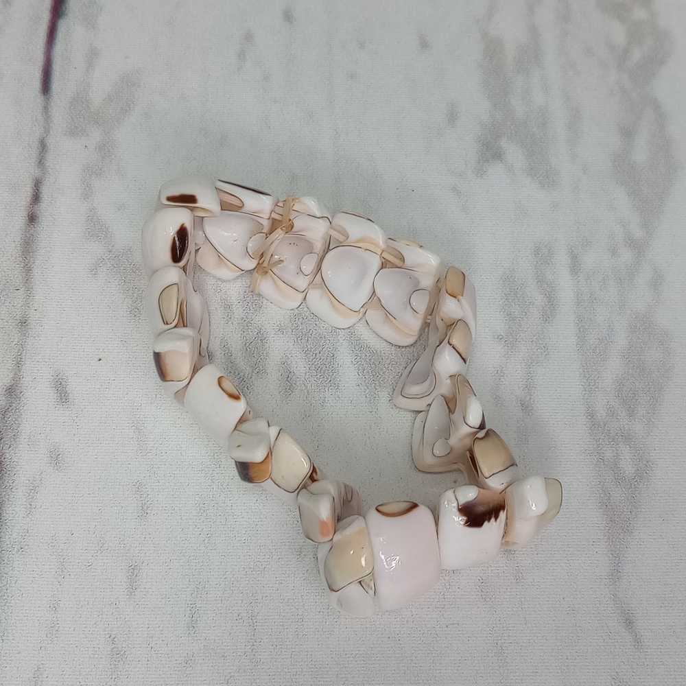 Shell Bracelet - Picture 8 of 8